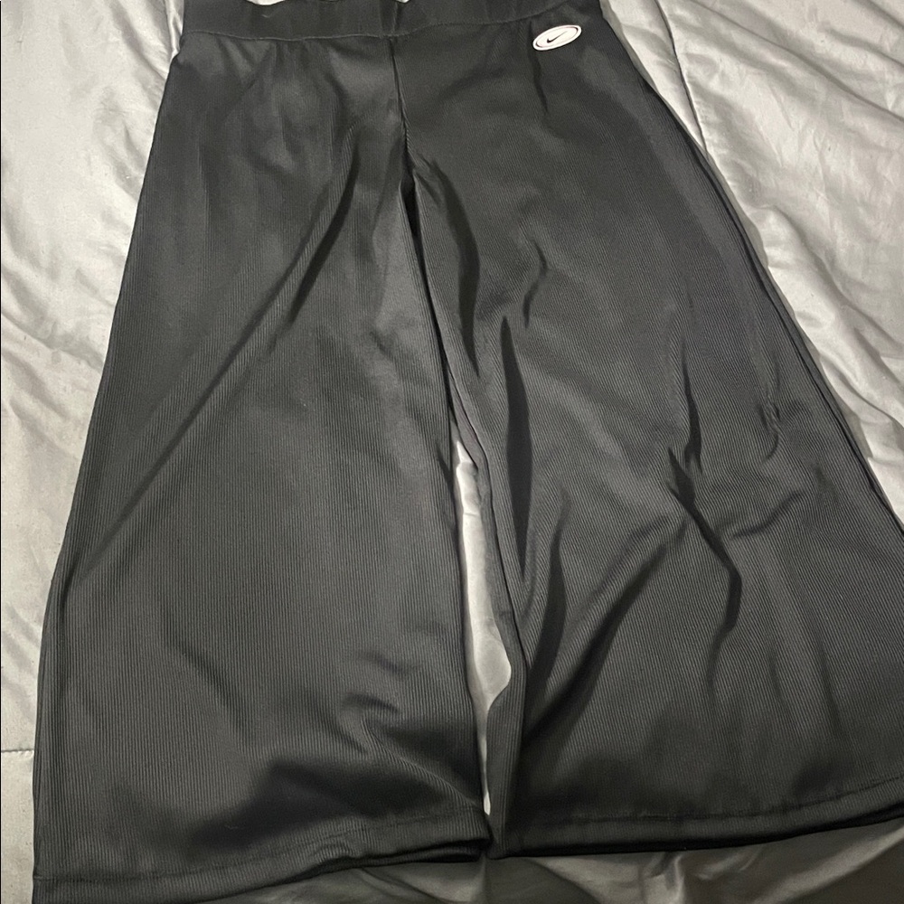 Nike Woman’s Wide Leg Ribbed Pants